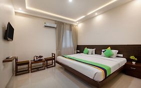 Treebo Sans Sarav Kushalnagar